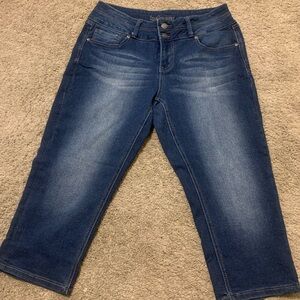 Revolt Blue Ankle Cropped Jeans with Modern Wash